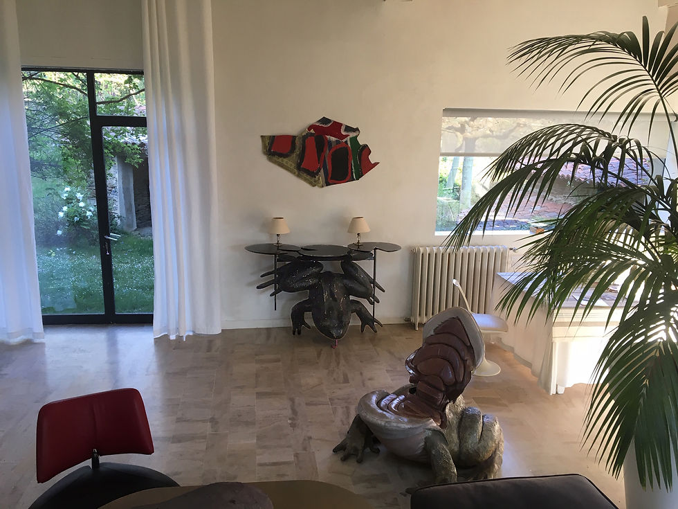 Commode grenouille et fauteuil crapaud