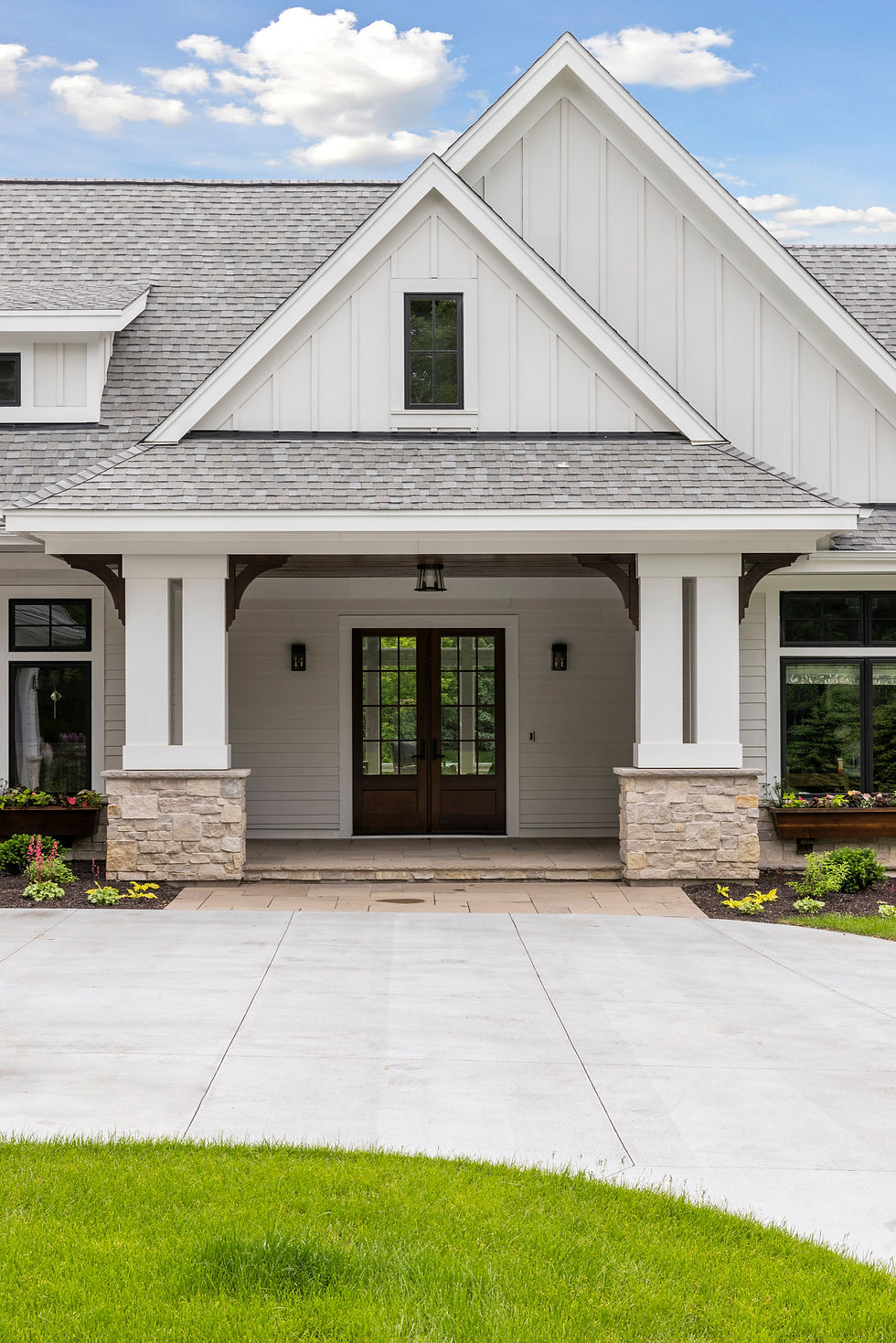 Modern_European_Country_Home_TraditionalFoyer-4