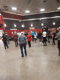 45155989_260996774562678_423711531058855