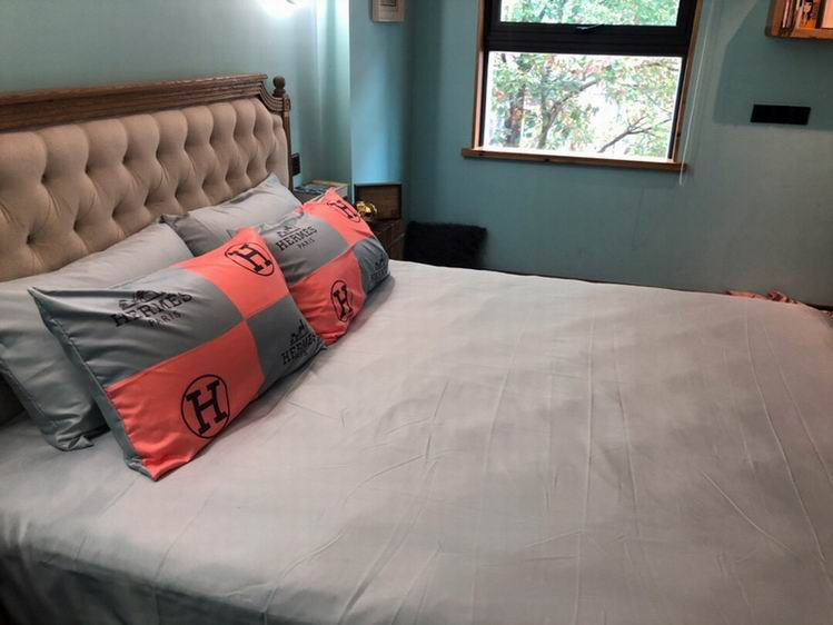 Thumbnail: Hermes Bedding