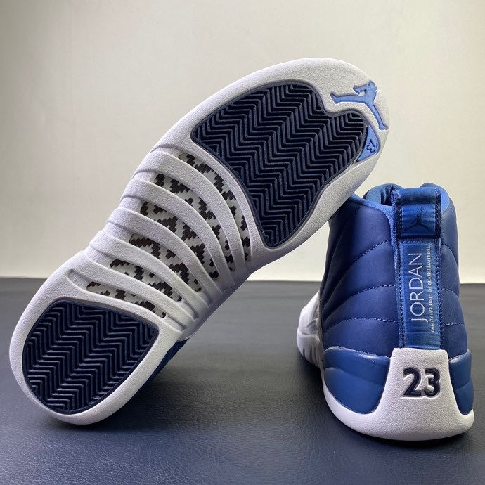 Thumbnail: AJ12