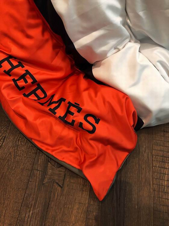 Thumbnail: Hermes Bedding