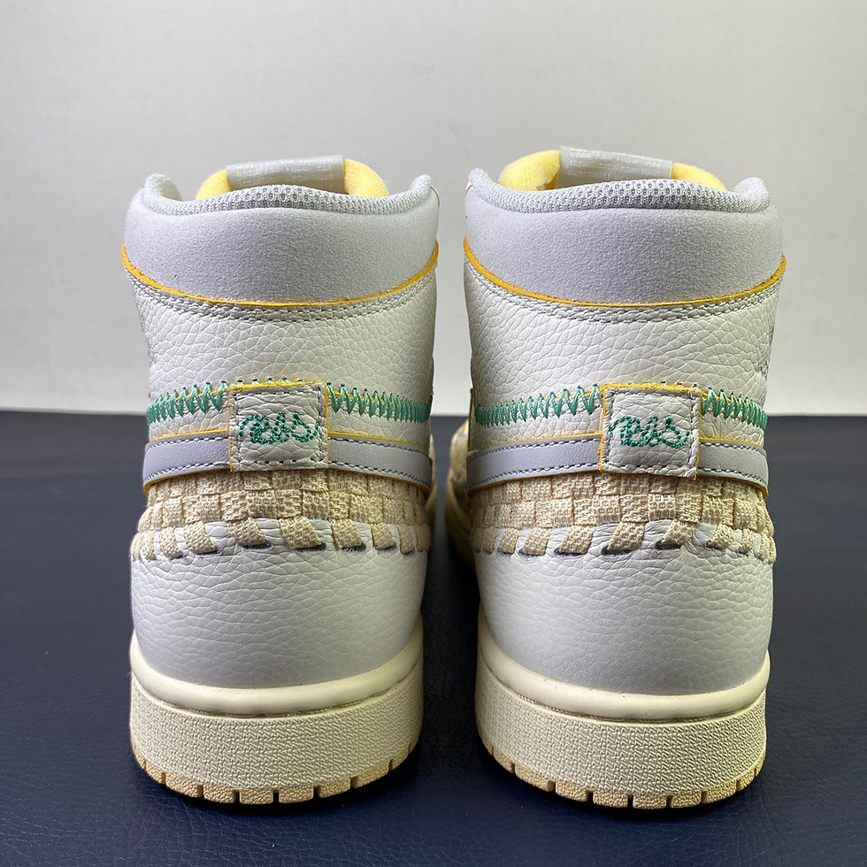 Thumbnail: AJ 1