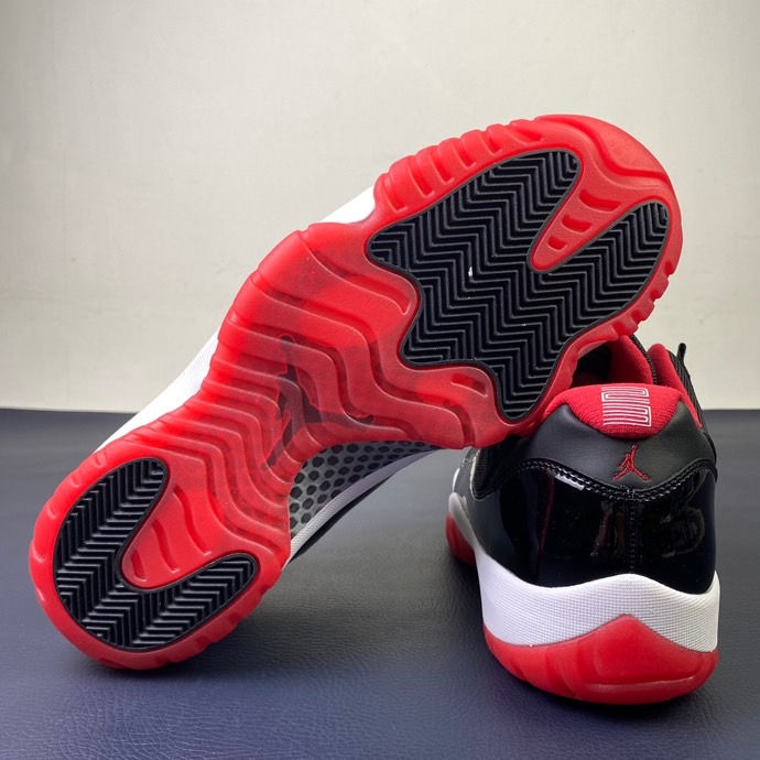 Thumbnail: AJ 11