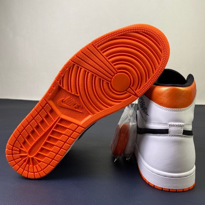 Thumbnail: AJ1