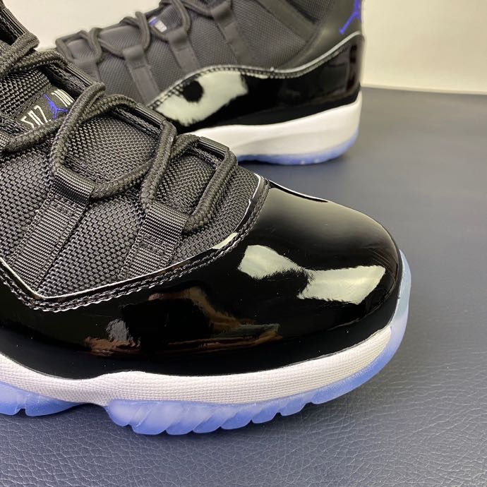 Thumbnail: AJ11