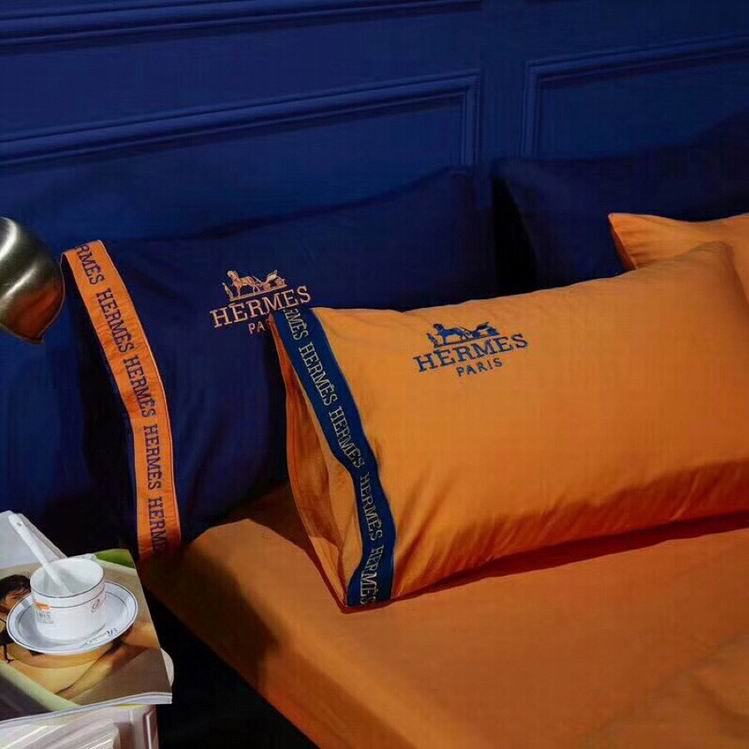 Thumbnail: Hermes Bedding