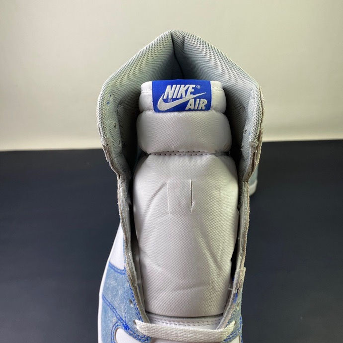 Thumbnail: AJ1