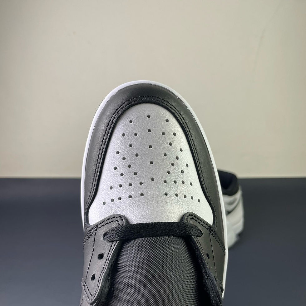 Thumbnail: AJ 1
