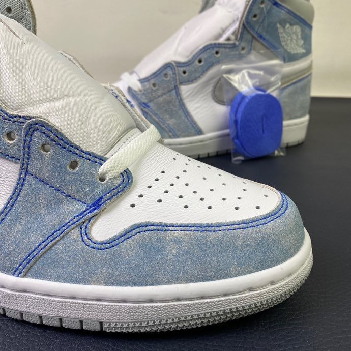 Thumbnail: AJ1