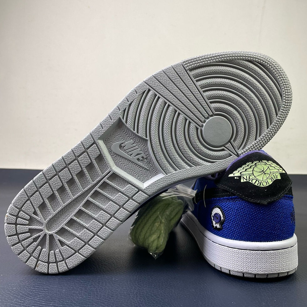 Thumbnail: AJ 1