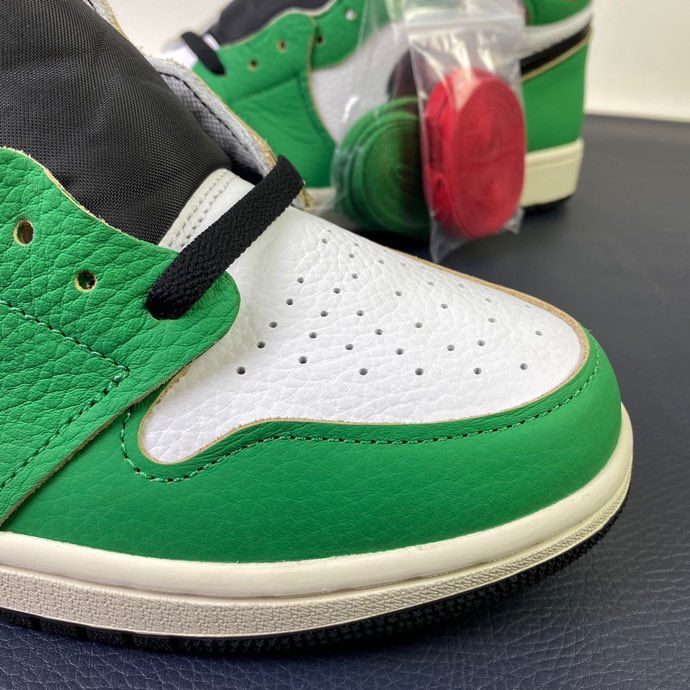 Thumbnail: AJ1