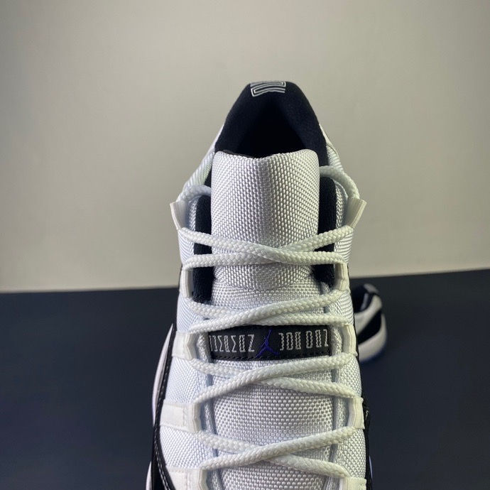 Thumbnail: AJ 11