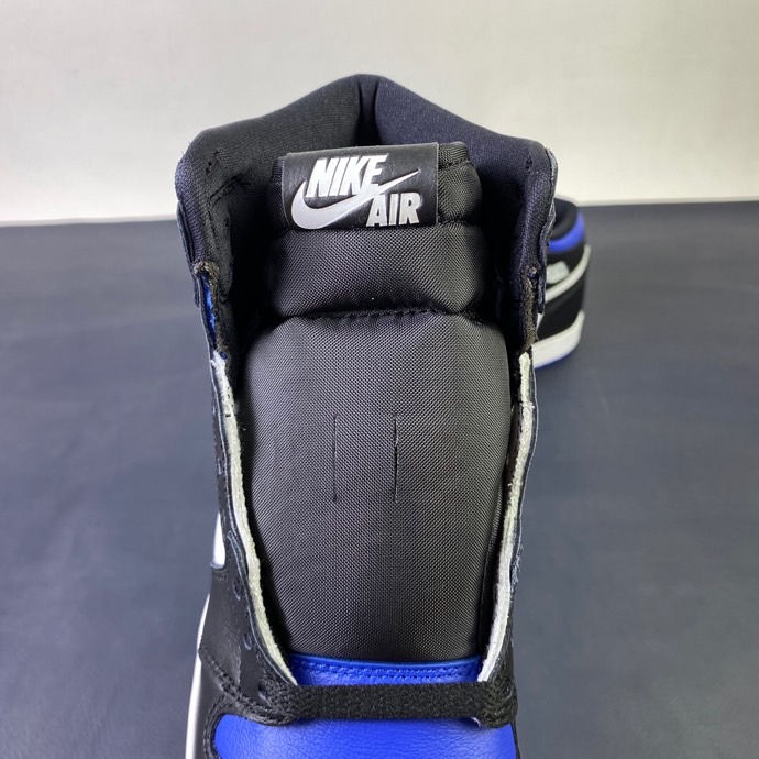 Thumbnail: AJ1