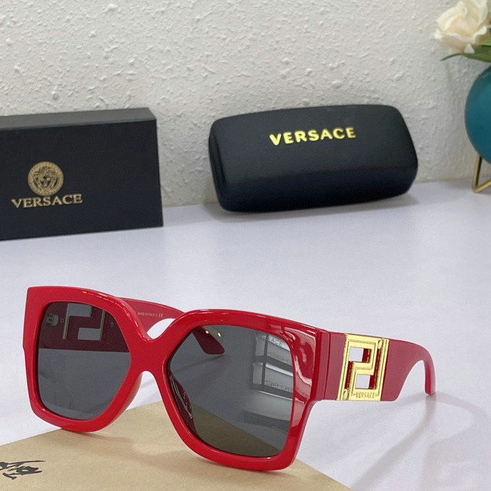 Thumbnail: Versace