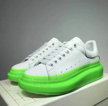Thumbnail: Alexander McQueen