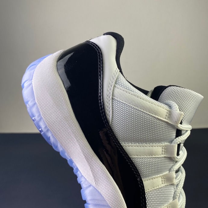 Thumbnail: AJ 11