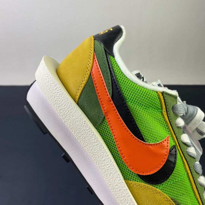 Thumbnail: Sacai