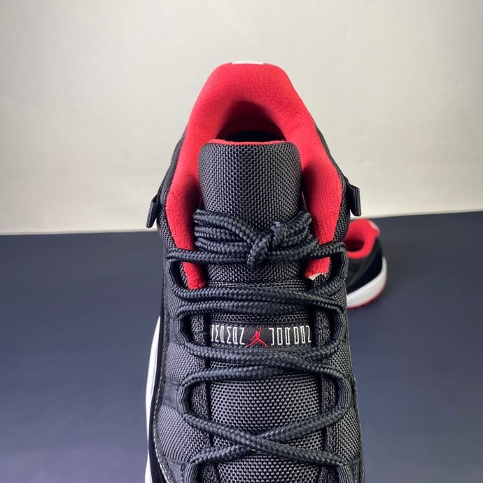 Thumbnail: AJ 11