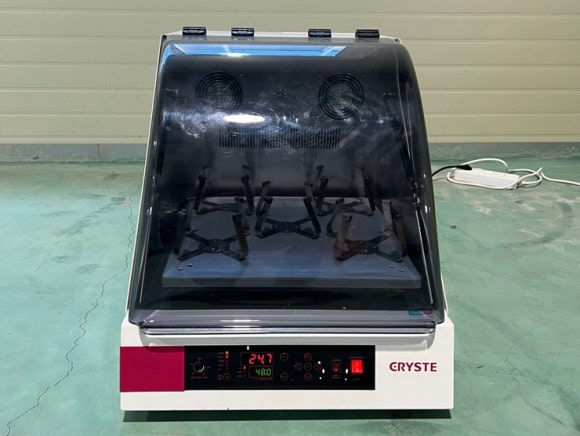 CRYSTE PURICELL SHAKING Incubator