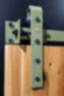 stahlbeschlag_gruen_holz