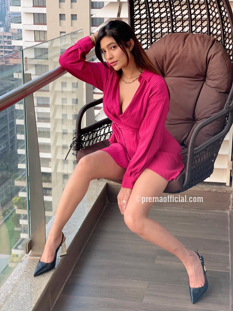 Indian Fashion model and Bollywood actress Prerna Singh look hot and sexy in gym outfits because of her well-toned body. Tollywood and Kollywood actress Prerna is also a Ramp model. Aside from Lakme Fashion Week and Dubai Fashion Week 2020, she has also participated in Dubai Fashion Expo 2020.
