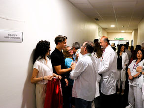La biblioteca del Hospital Juan Ramón Jiménez recibe el nombre de David Cordón en su memoria