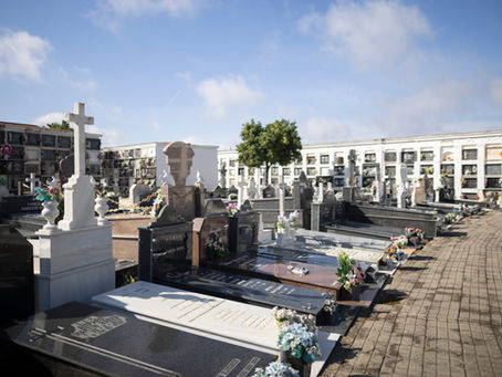 El Ayuntamiento refuerza los servicios en el cementerio para la festividad de Los Difuntos