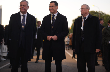 Sevilla se convierte en el epicentro de la devoción popular con la Procesión Magna