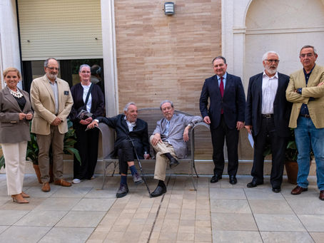 Emotivo homenaje a Ricardo Bada en la Diputación de Huelva con gran asistencia de público