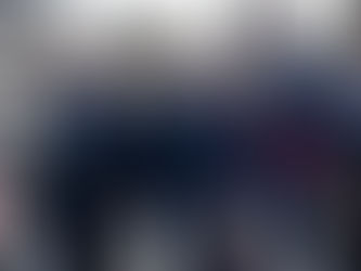 El Rey recibe del presidente de la Diputación la carpeta diseñada por María Clauss con fotos históricas de La Rábida durante un emotivo encuentro