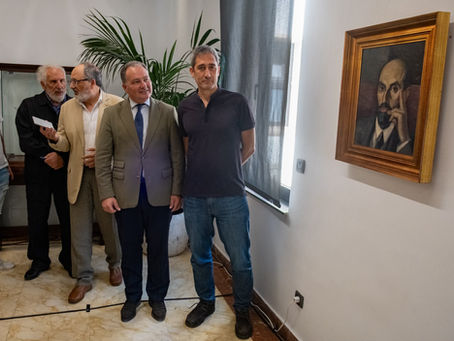 La obra ‘Retrato de Juan Ramón Jiménez’ de Vázquez Díaz ya preside la planta noble de la Diputación de Huelva