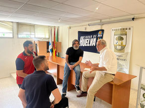 Ciudad de Huelva y Colegio Montessori unen fuerzas para impulsar la cantera del baloncesto onubense.