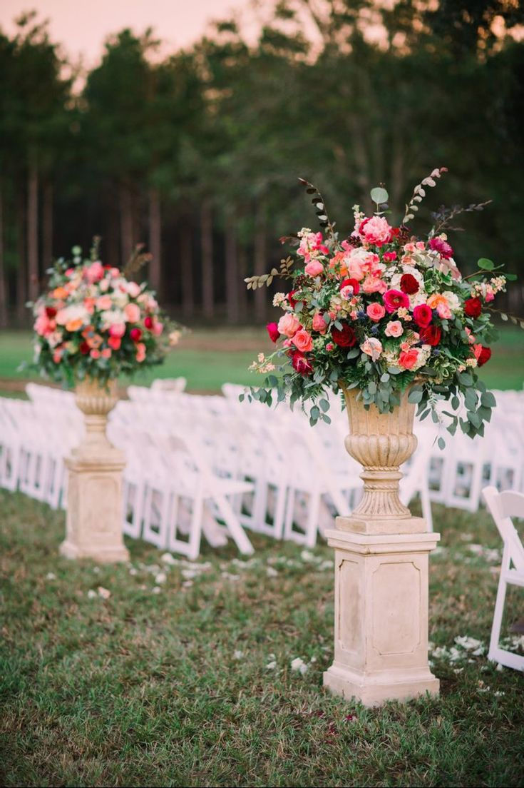 30 Wedding Flower Arrangements You Might Need on the Big Day