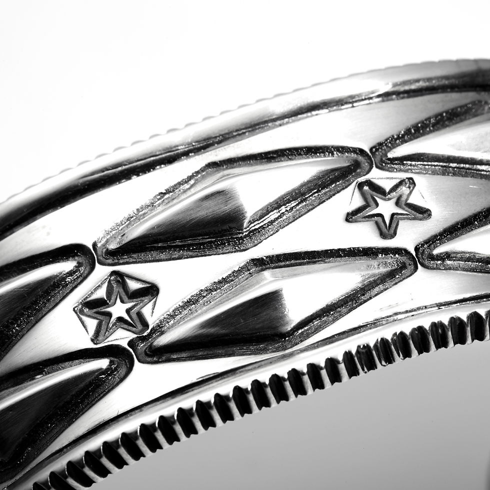 サムネイル： 1 inch Long Diamond