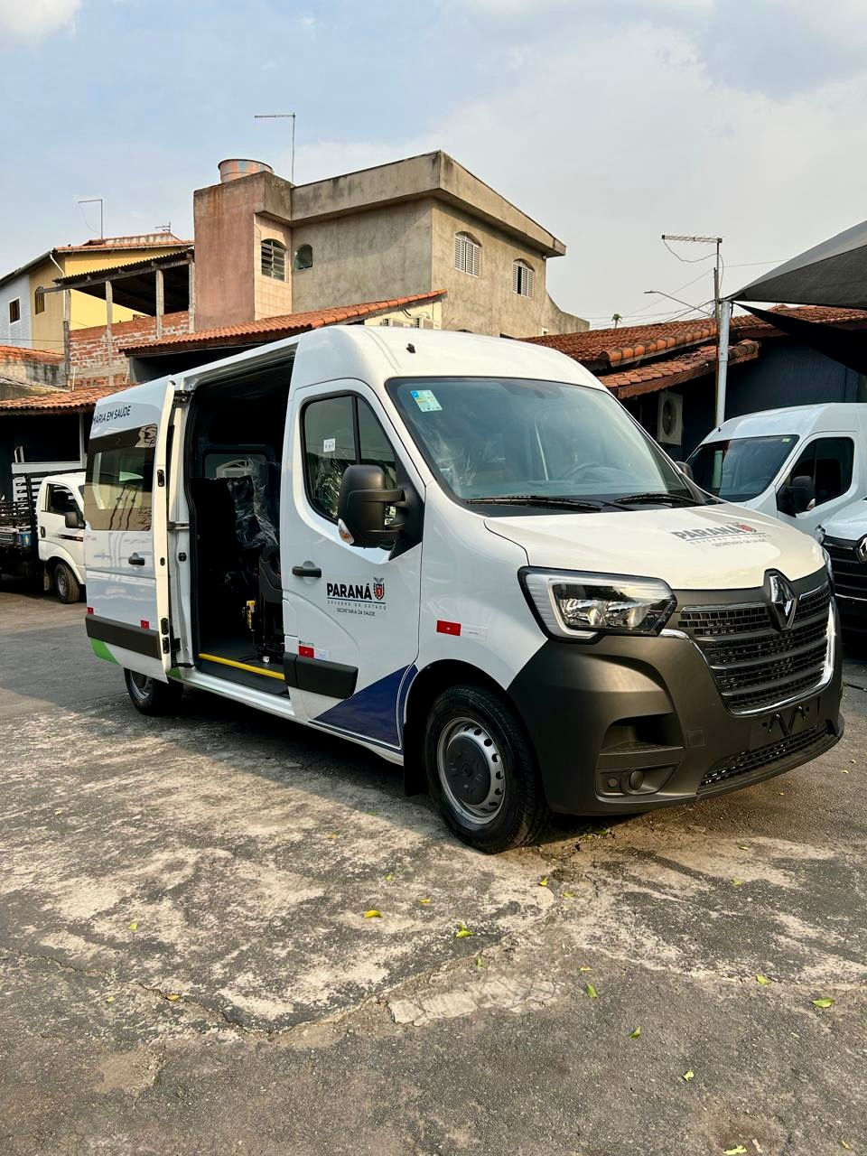 Miniatura: RENAULT MASTER PARA PREFEITURA 