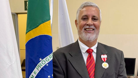 Dr. Áser é agraciado com a “Medalha Desembargador Hélio Costa”