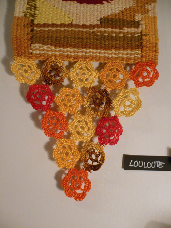Tissage et broderies à suspendre