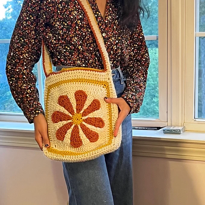 Cream Retro Daisy Bag