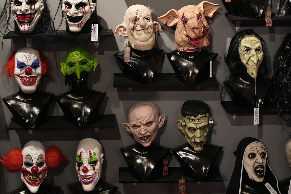 Painel de máscaras de halloween presente na última edição da Celebra Show.
