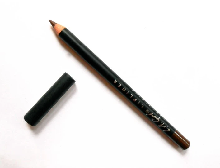 using your lip line as an eye liner sits among the worst makeup habits you can pick up