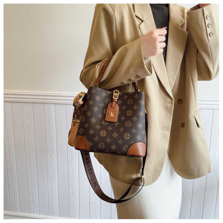 Thumbnail: High-end Large Capacity Bucket Bags for Women Fashion Luxury Floral Print Handba