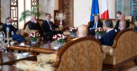 Draghi ad Algeri: firmato l’accordo per il gas