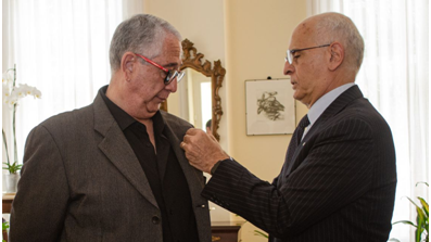 Sergio Puglia insignito a Montevideo del titolo di Ufficiale dell’Ordine della Stella d'Italia