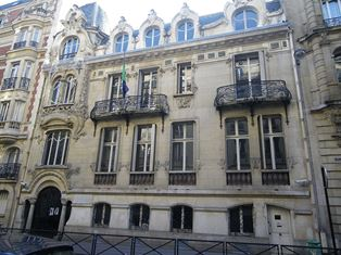 Personale scolastico all’estero: al via anche i bandi per docenti e personale ATA