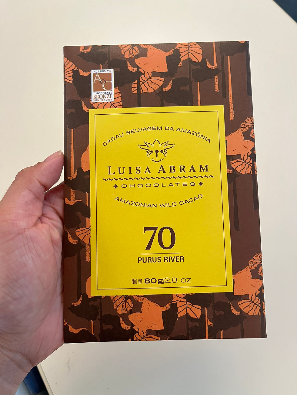 ライムやアサイー、オリーブオイルなどを思い出させるすっきりとした味わい。
