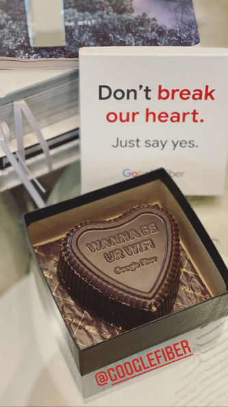 VDay gift social post