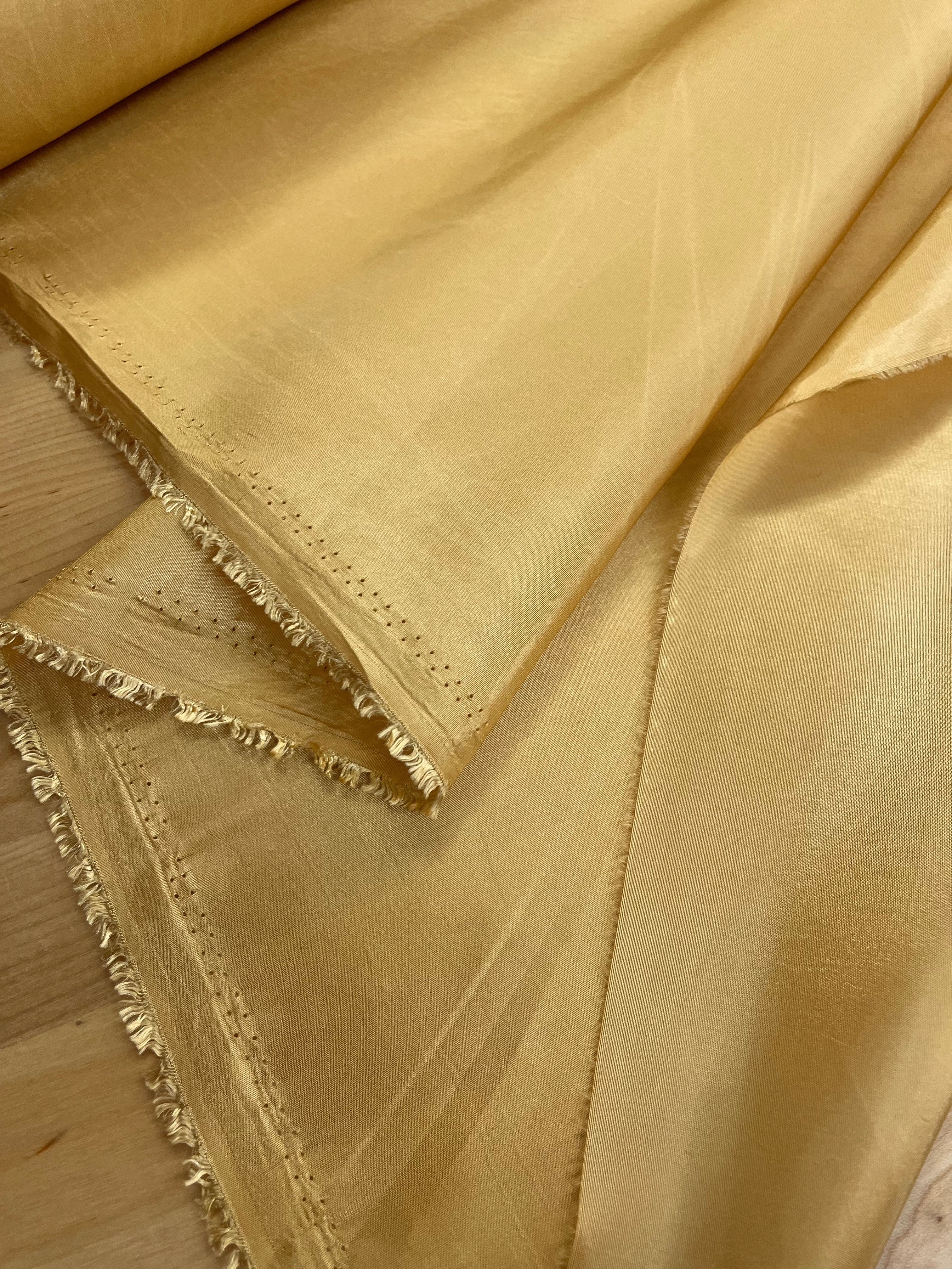 Light Gold - Taffeta