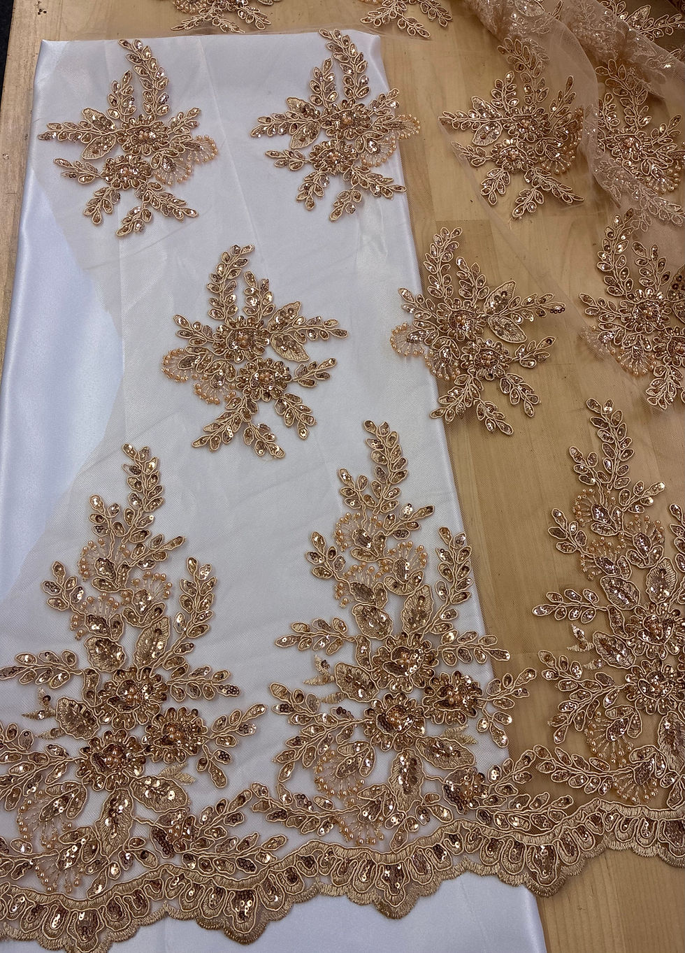 Thumbnail: champagne lace with white lining top view