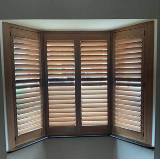 Full Height Planation Shutters.
Pine Wood Colour
Full Height Plantation Shutters 
76mm louvres
Silent tilt operation
Split tilt
Fitted in Kippax